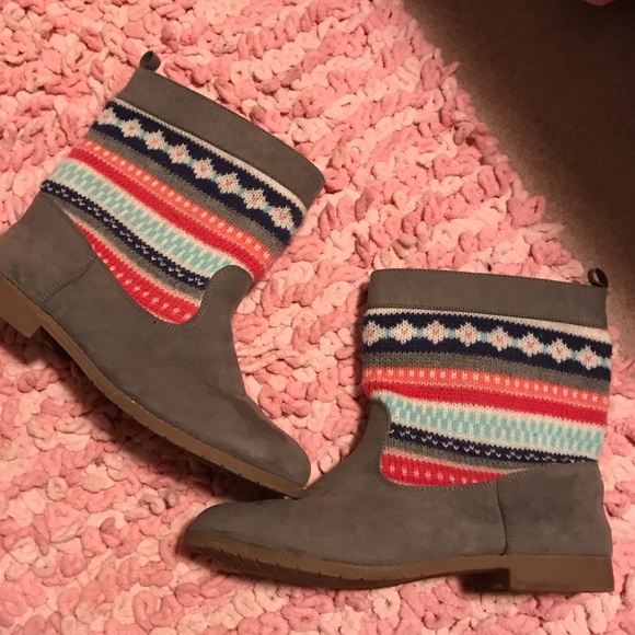Gymboree Other - Gymboree Gray Suede and MultiColored Boot Size 4